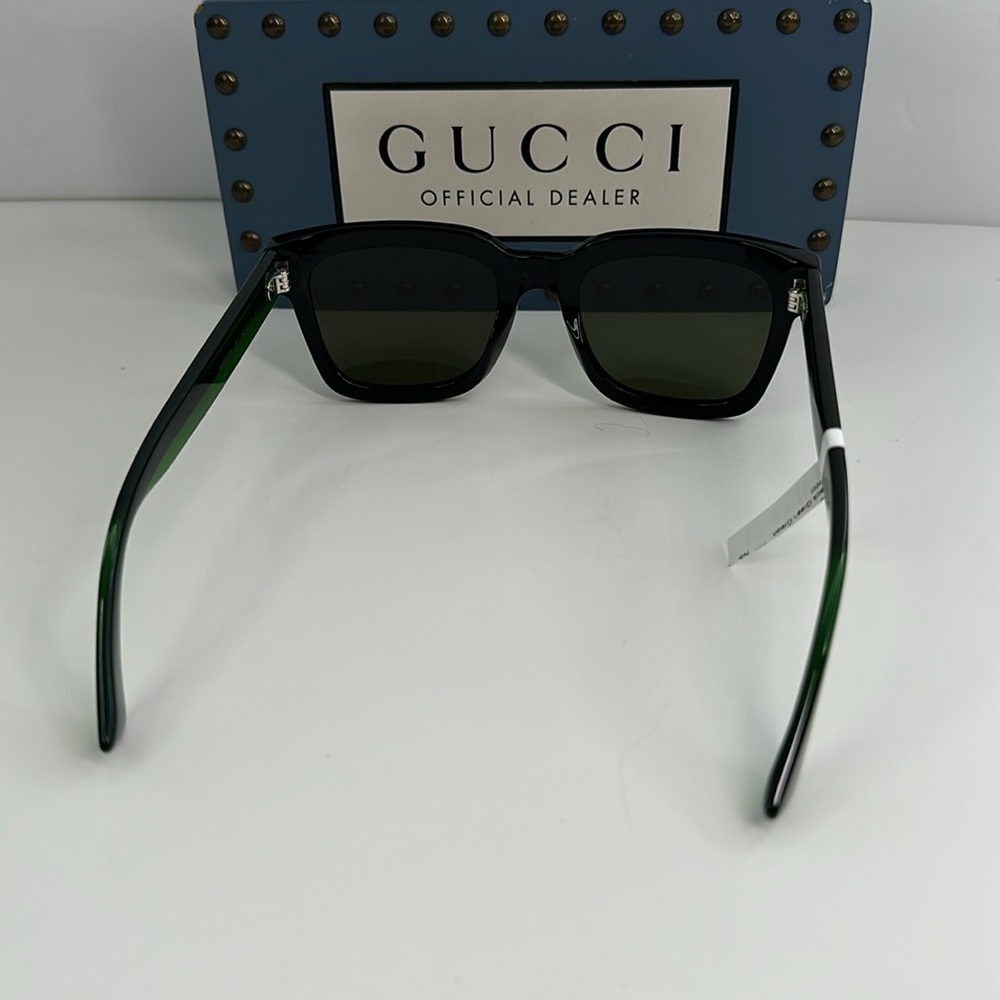 💯- New Authentic Gucci Gucci GG0001SN 002 Black/GREEN/ Red Sunglasses - Picture 9 of 14